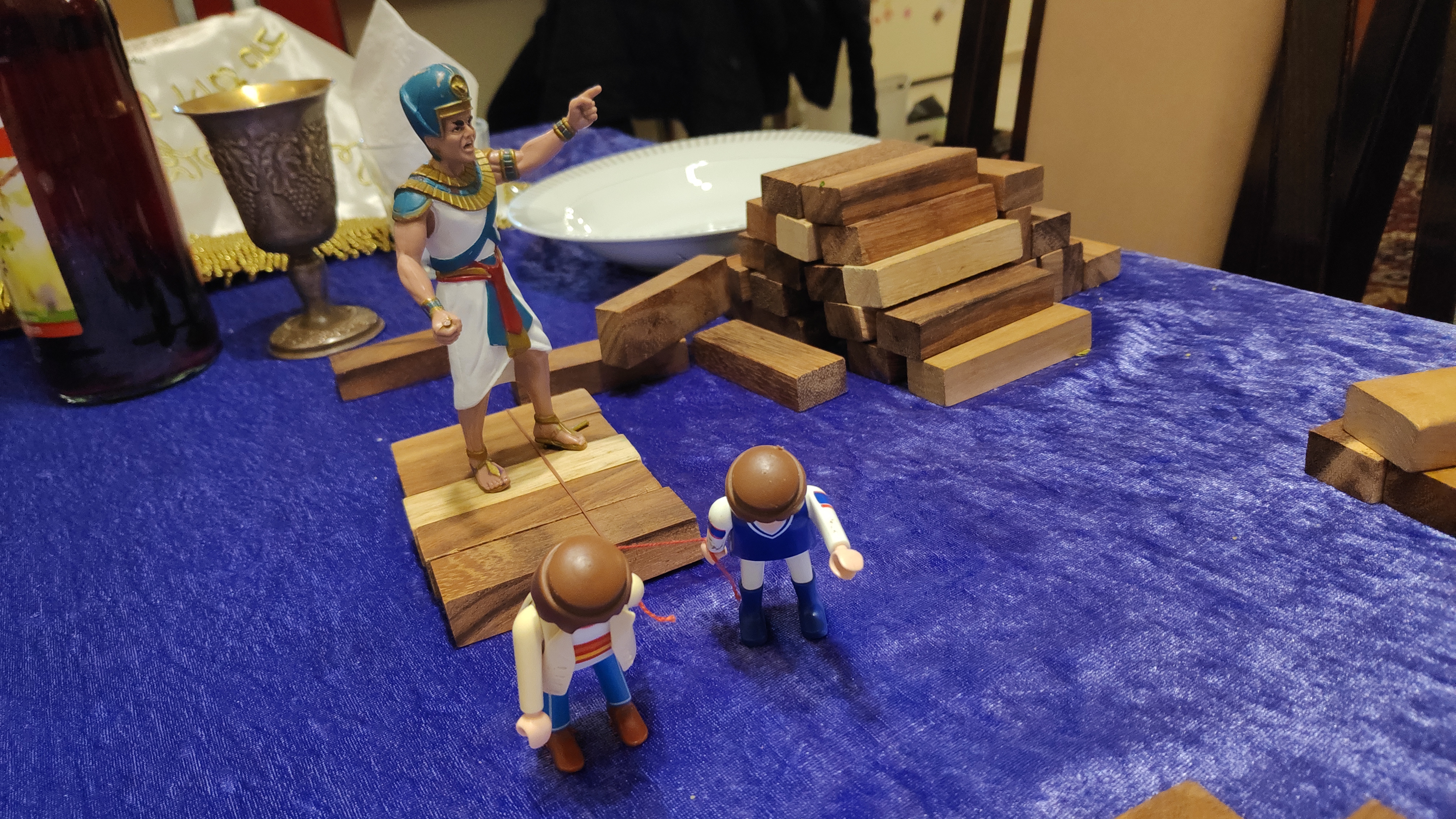 חסר מאפיין alt לתמונה הזו; שם הקובץ הוא תמונת-שמות-תשעט-1.jpg